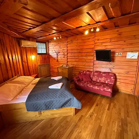 Bed & Breakfast Penzion Ten 3*